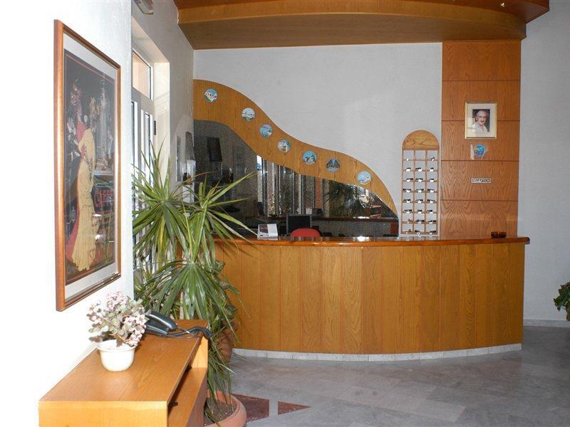 Daisy Hotel Apartments Rethymno Exterior foto